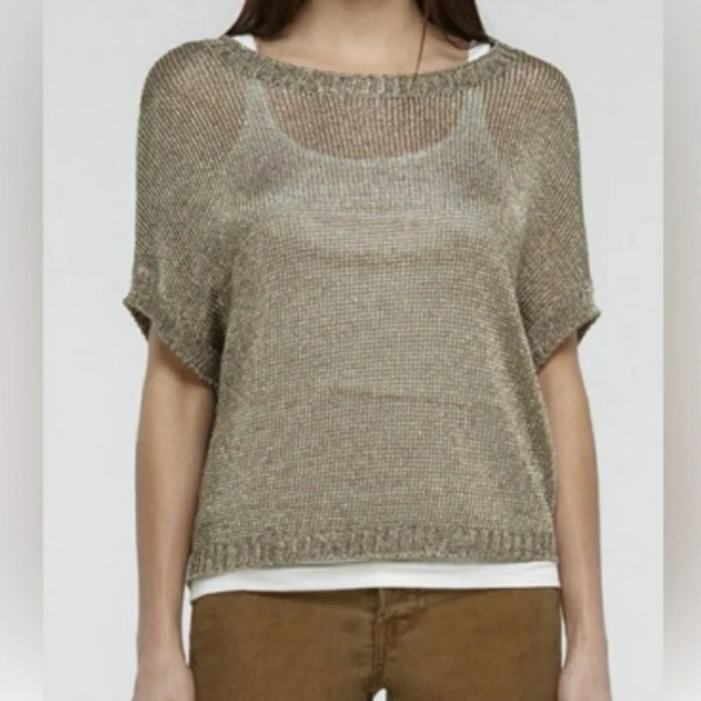 Vince. Gold Metallic Knit Down Sleeve Short Sleeve Top Size Medium - Picture 1 of 5